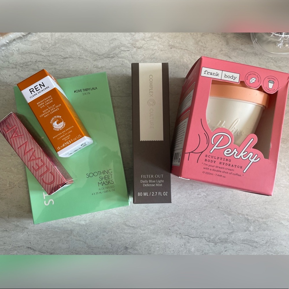 $169.99 💗5 PIECE SKINCARE BEAUTY BUNDLE
